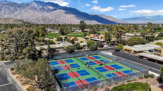 5803 Los Santos Drive 19, Palm Springs, CA 92264