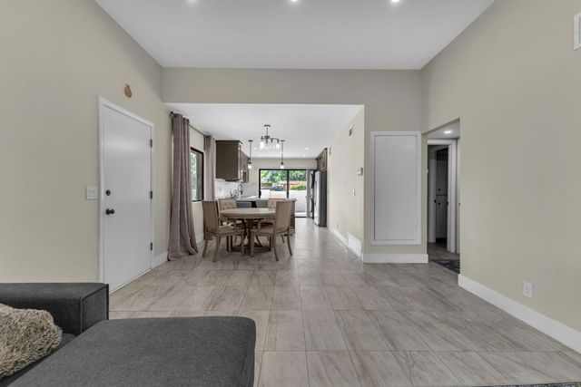 5803 Los Santos Drive 19, Palm Springs, CA 92264