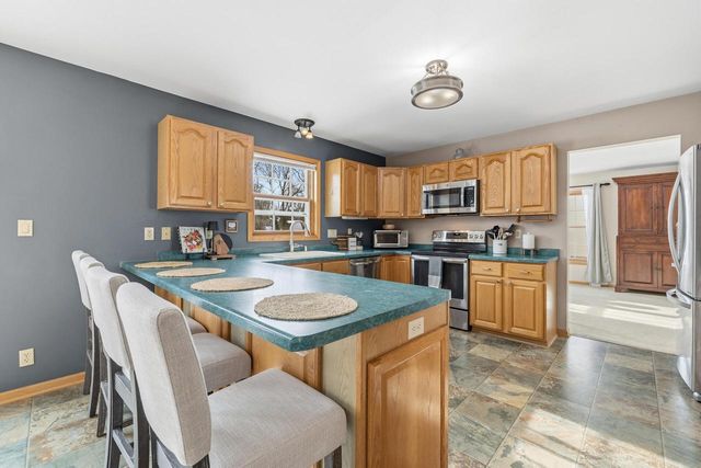 453 Deerwood COURT, Grafton, WI 53024