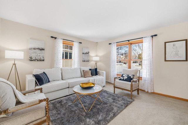 453 Deerwood COURT, Grafton, WI 53024