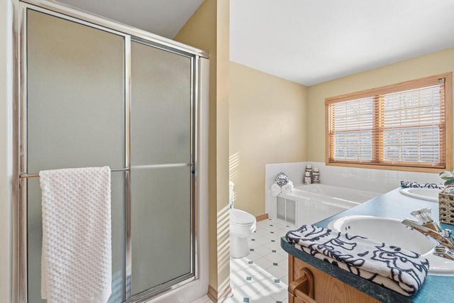 453 Deerwood COURT, Grafton, WI 53024