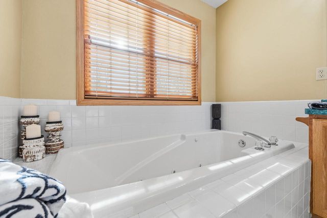 453 Deerwood COURT, Grafton, WI 53024