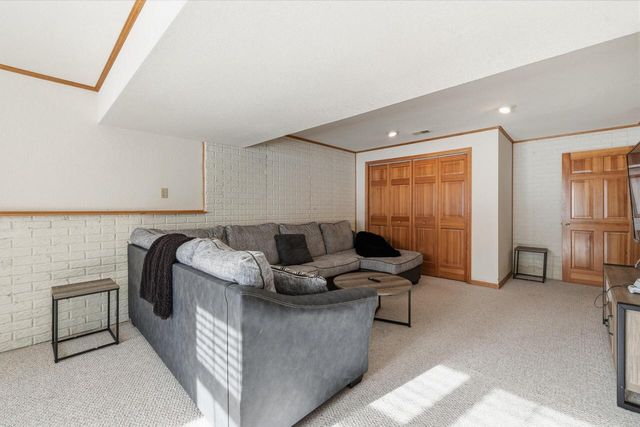 453 Deerwood COURT, Grafton, WI 53024