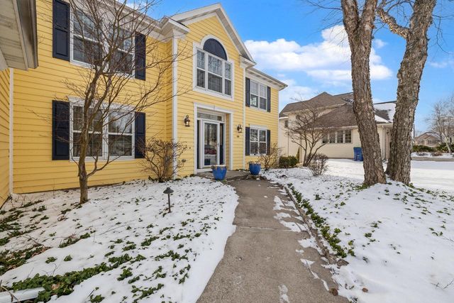 453 Deerwood COURT, Grafton, WI 53024