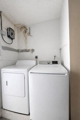 16308 SW 83rd Ln, Miami, FL 33193