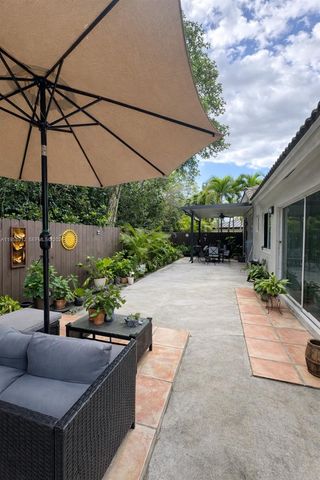 16308 SW 83rd Ln, Miami, FL 33193