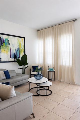 16308 SW 83rd Ln, Miami, FL 33193