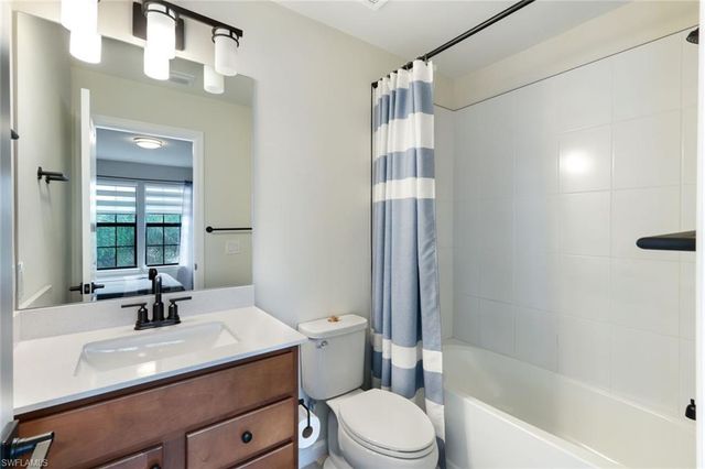 10427 VENTANA LN, Naples, FL 34120