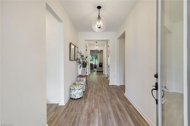 10427 VENTANA LN, Naples, FL 34120