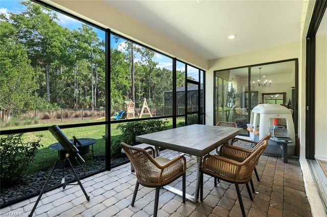 10427 VENTANA LN, Naples, FL 34120