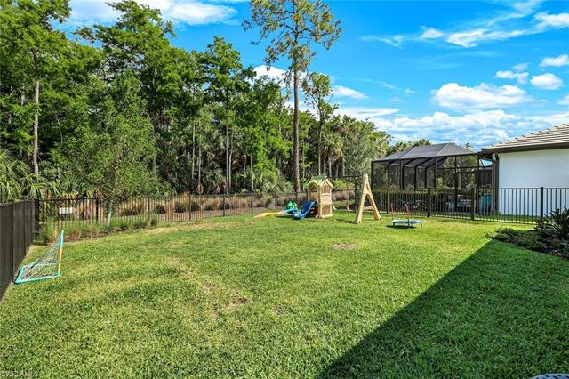 10427 VENTANA LN, Naples, FL 34120