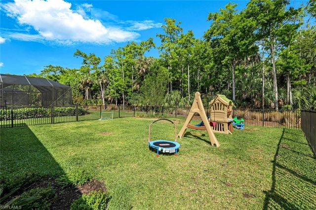 10427 VENTANA LN, Naples, FL 34120