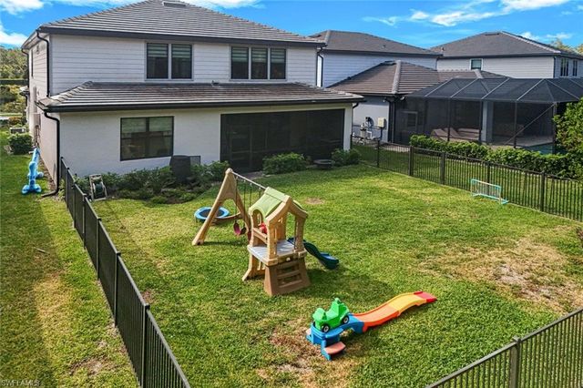 10427 VENTANA LN, Naples, FL 34120