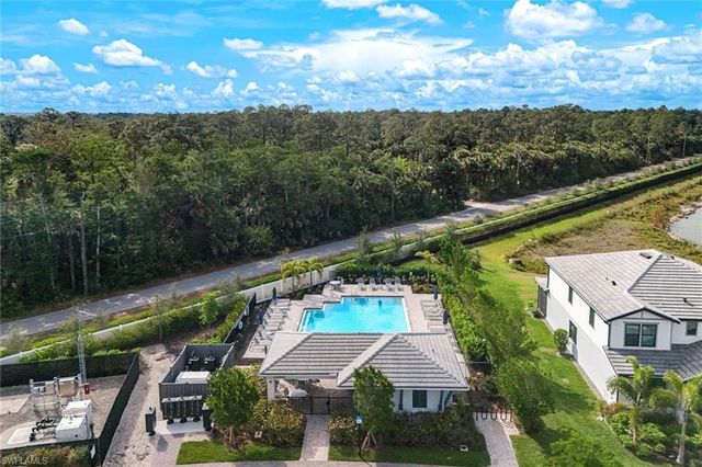 10427 VENTANA LN, Naples, FL 34120