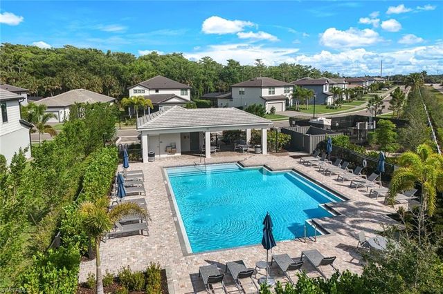 10427 VENTANA LN, Naples, FL 34120