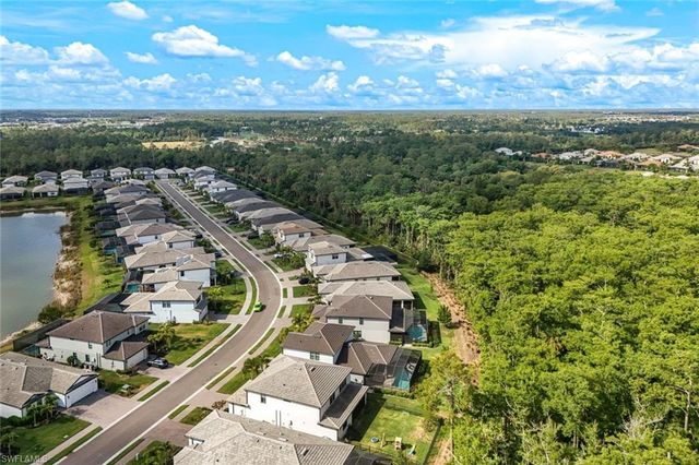 10427 VENTANA LN, Naples, FL 34120