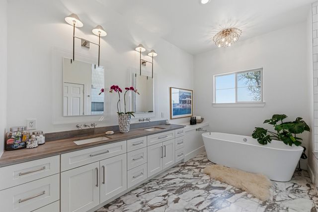 743 Drifting Wind RUN, Dripping Springs, TX 78620