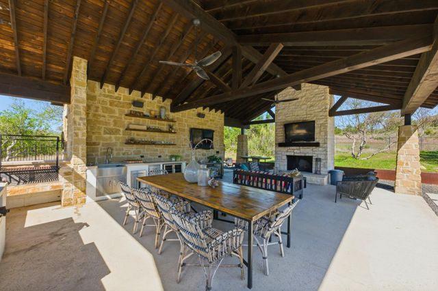 743 Drifting Wind RUN, Dripping Springs, TX 78620