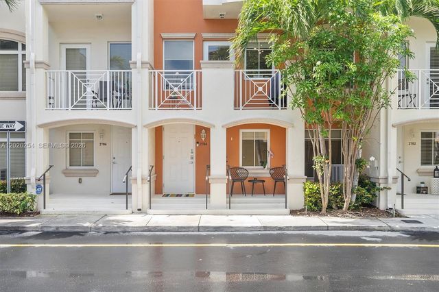 2704 NE 184th Ter, Aventura, FL 33160