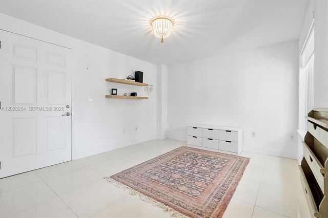 2704 NE 184th Ter, Aventura, FL 33160