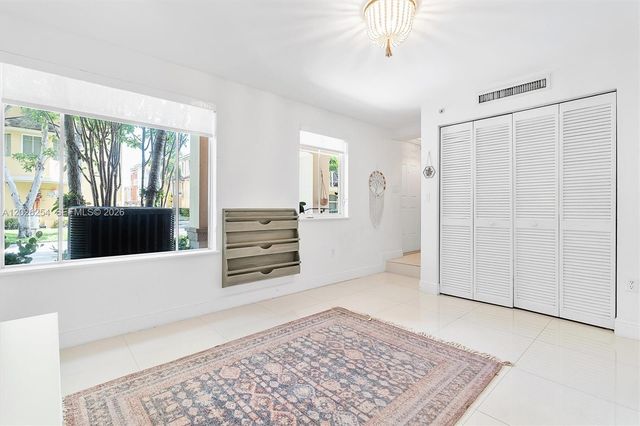 2704 NE 184th Ter, Aventura, FL 33160