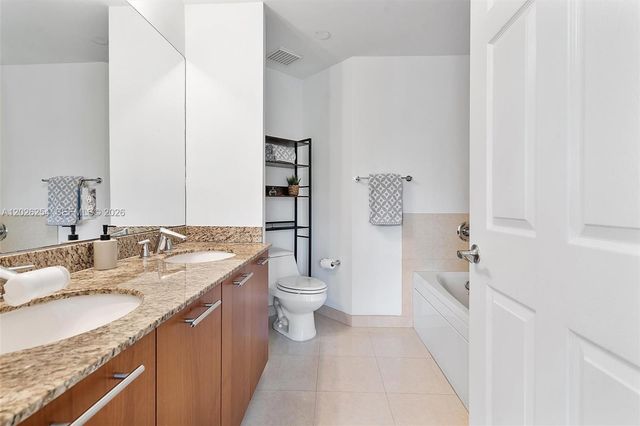 2704 NE 184th Ter, Aventura, FL 33160