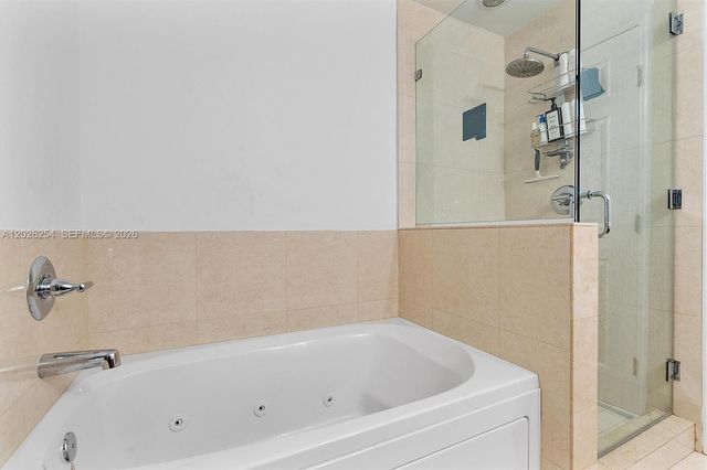 2704 NE 184th Ter, Aventura, FL 33160