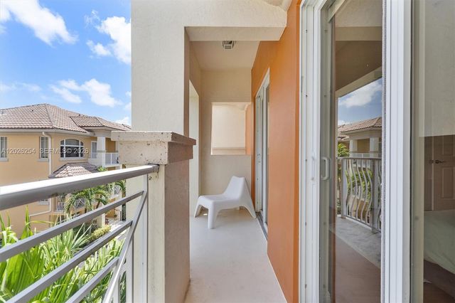 2704 NE 184th Ter, Aventura, FL 33160