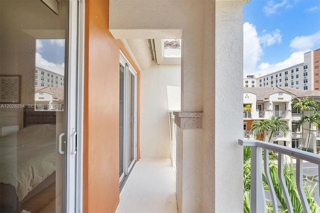2704 NE 184th Ter, Aventura, FL 33160