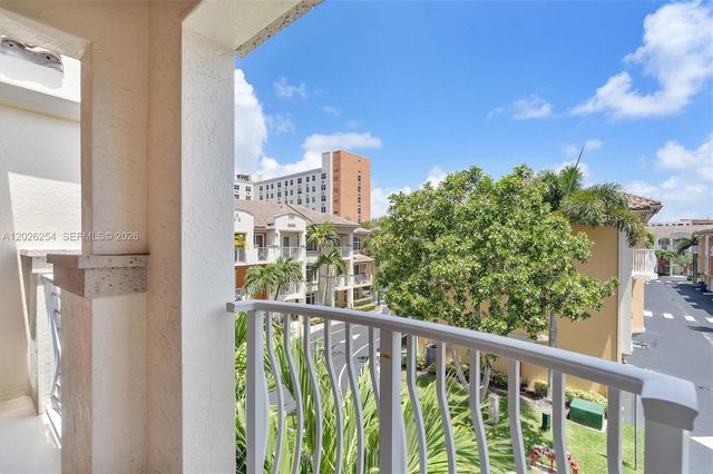 2704 NE 184th Ter, Aventura, FL 33160