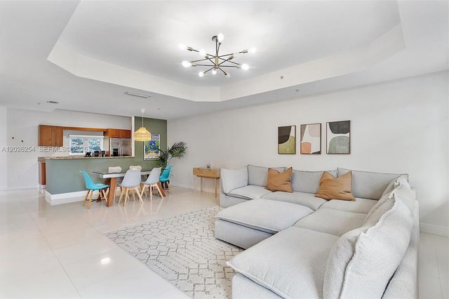2704 NE 184th Ter, Aventura, FL 33160