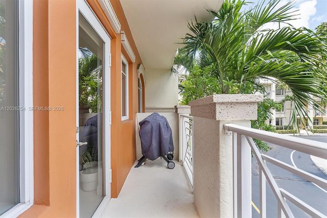 2704 NE 184th Ter, Aventura, FL 33160