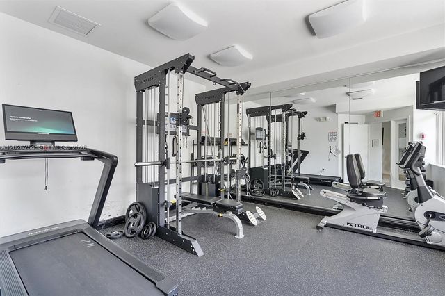 2704 NE 184th Ter, Aventura, FL 33160