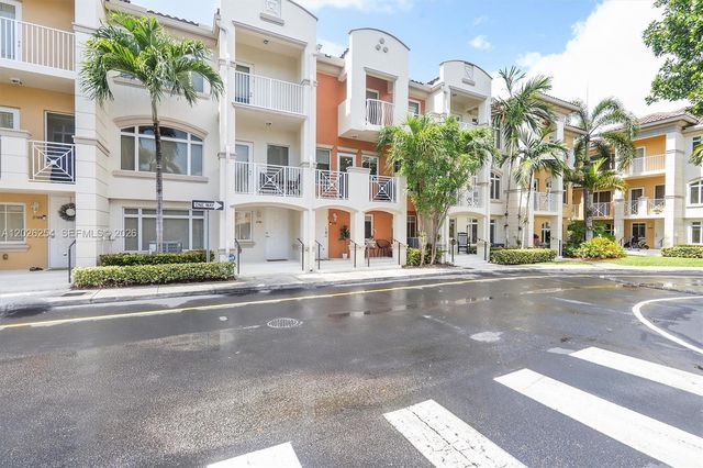 2704 NE 184th Ter, Aventura, FL 33160