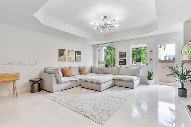 2704 NE 184th Ter, Aventura, FL 33160