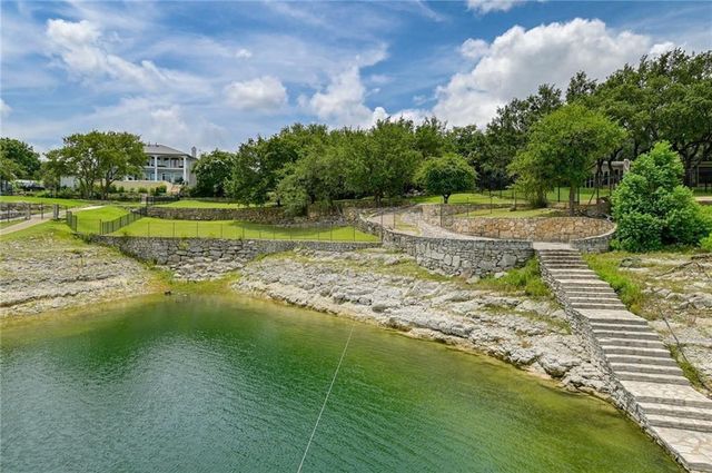 909 Brooks Hollow RD, Lakeway, TX 78734