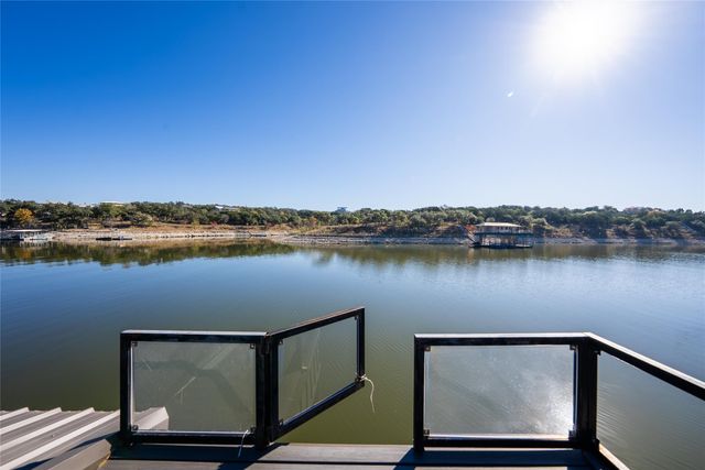 909 Brooks Hollow RD, Lakeway, TX 78734