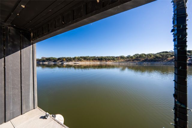 909 Brooks Hollow RD, Lakeway, TX 78734