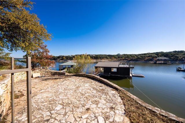 909 Brooks Hollow RD, Lakeway, TX 78734