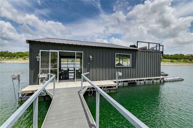 909 Brooks Hollow RD, Lakeway, TX 78734