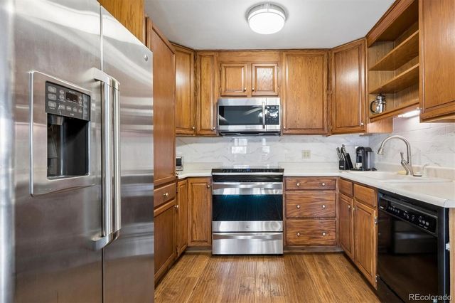 9355 E Center Avenue B7, Denver, CO 80247