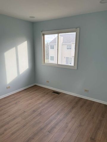 1640 HILTON HEAD Drive 1640, Naperville, IL 60563