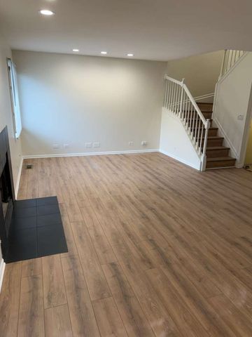 1640 HILTON HEAD Drive 1640, Naperville, IL 60563