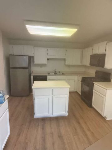 1640 HILTON HEAD Drive 1640, Naperville, IL 60563