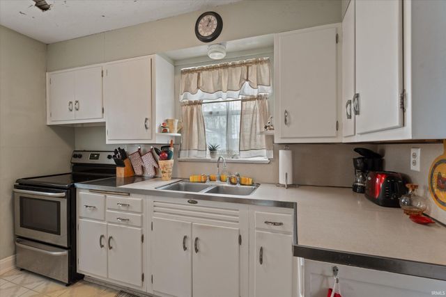 2517 Erskine Boulevard, South Bend, IN 46614