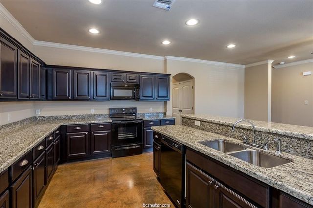 118 Kimber Lane, College Station, TX 77845