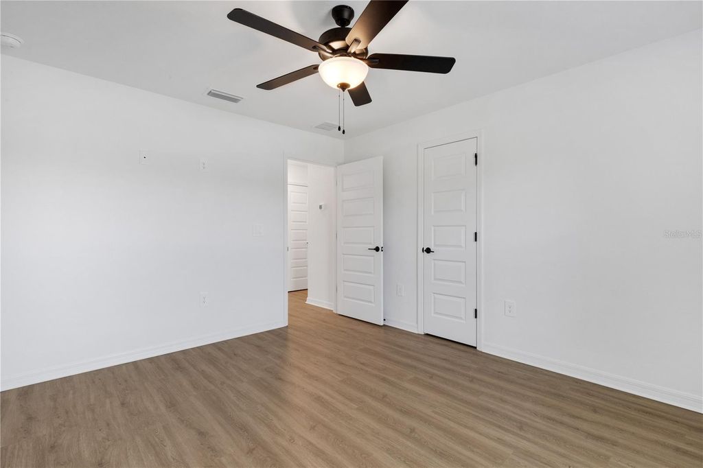 Image 23 of property listing at 902 / 904 CAPTIVA POINT, Lakeland, FL 33801