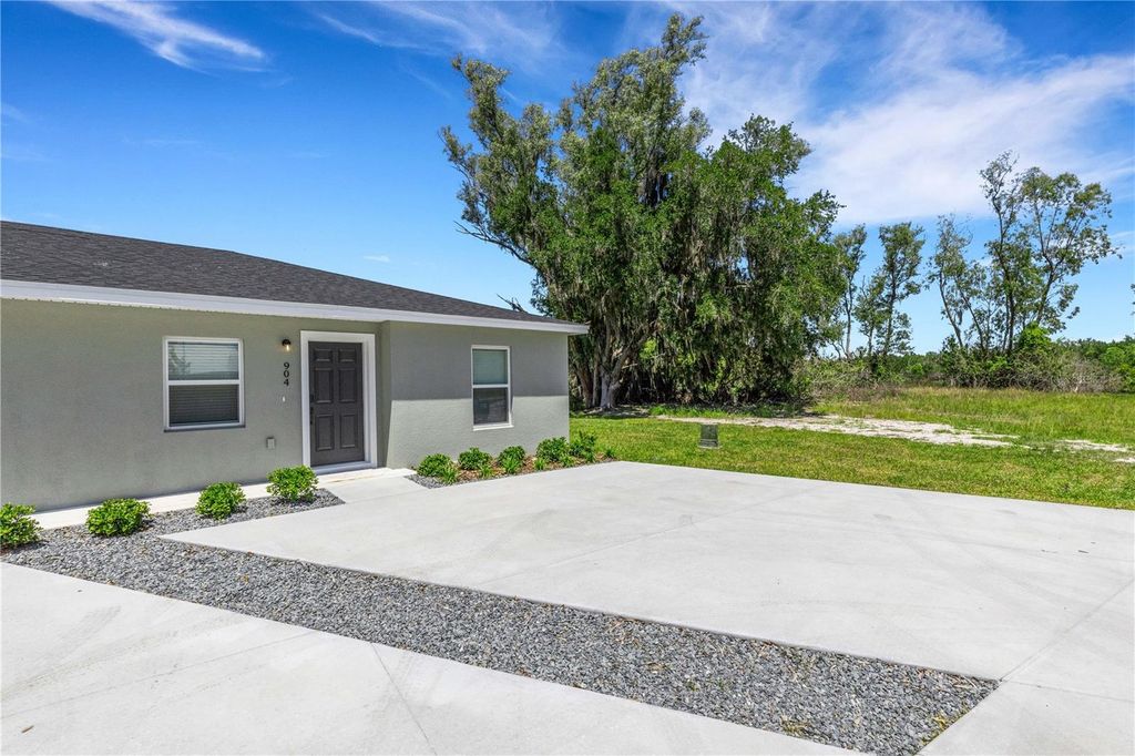 Image 31 of property listing at 902 / 904 CAPTIVA POINT, Lakeland, FL 33801