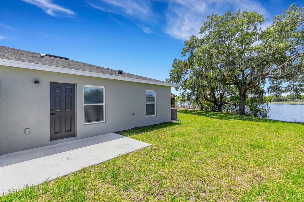 Image 32 of property listing at 902 / 904 CAPTIVA POINT, Lakeland, FL 33801