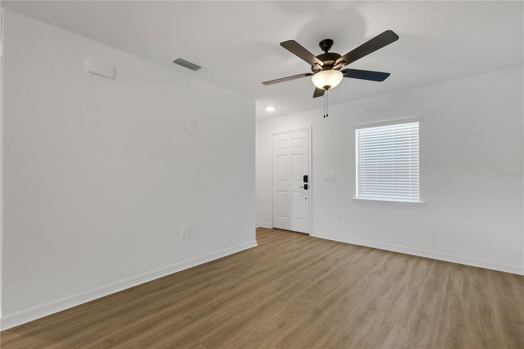 Image 8 of property listing at 902 / 904 CAPTIVA POINT, Lakeland, FL 33801